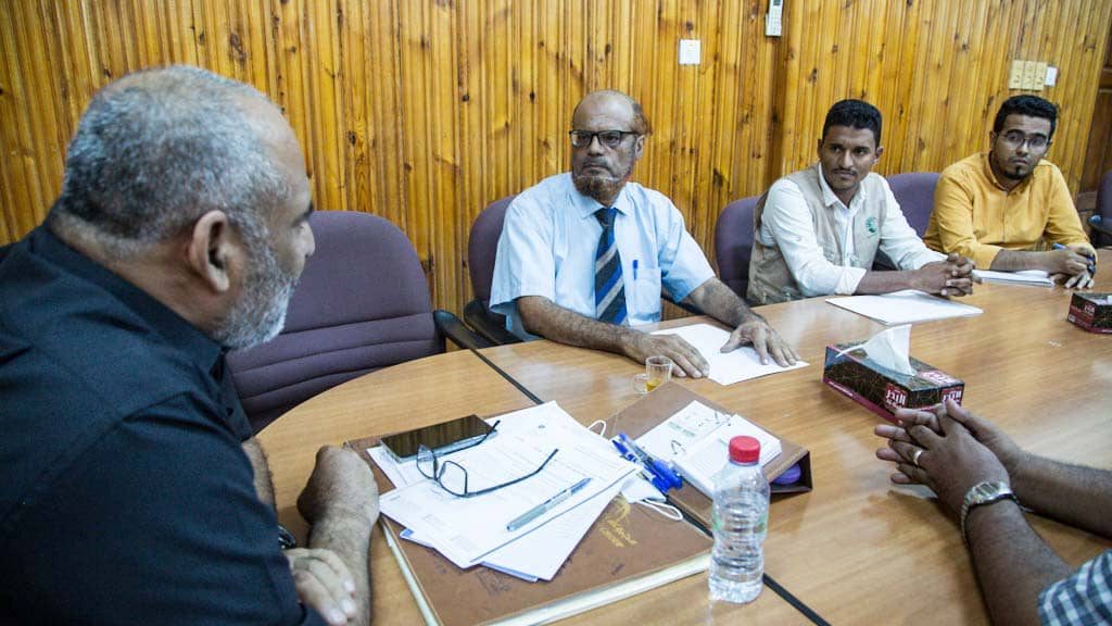 الشبكة تتطلع الوكيل الكثيري على مشروع الاحتياجات التعليمية برماه وثمود